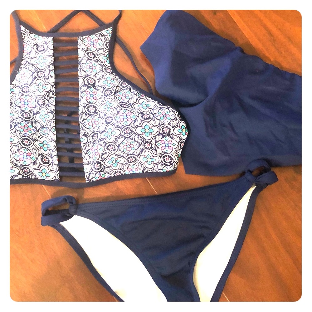 Raisins 3 pc lot juniors bikini small/Med like new